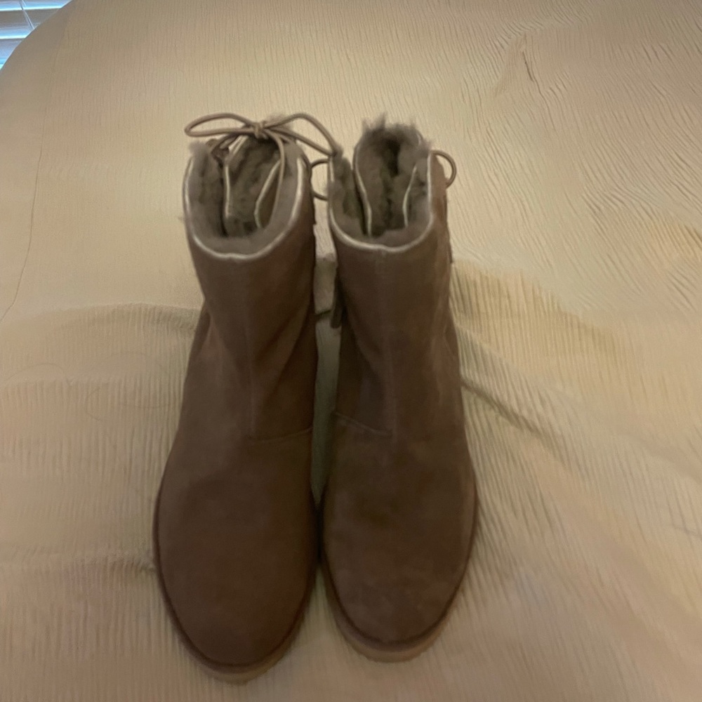 kookaburra by ugg grey boots